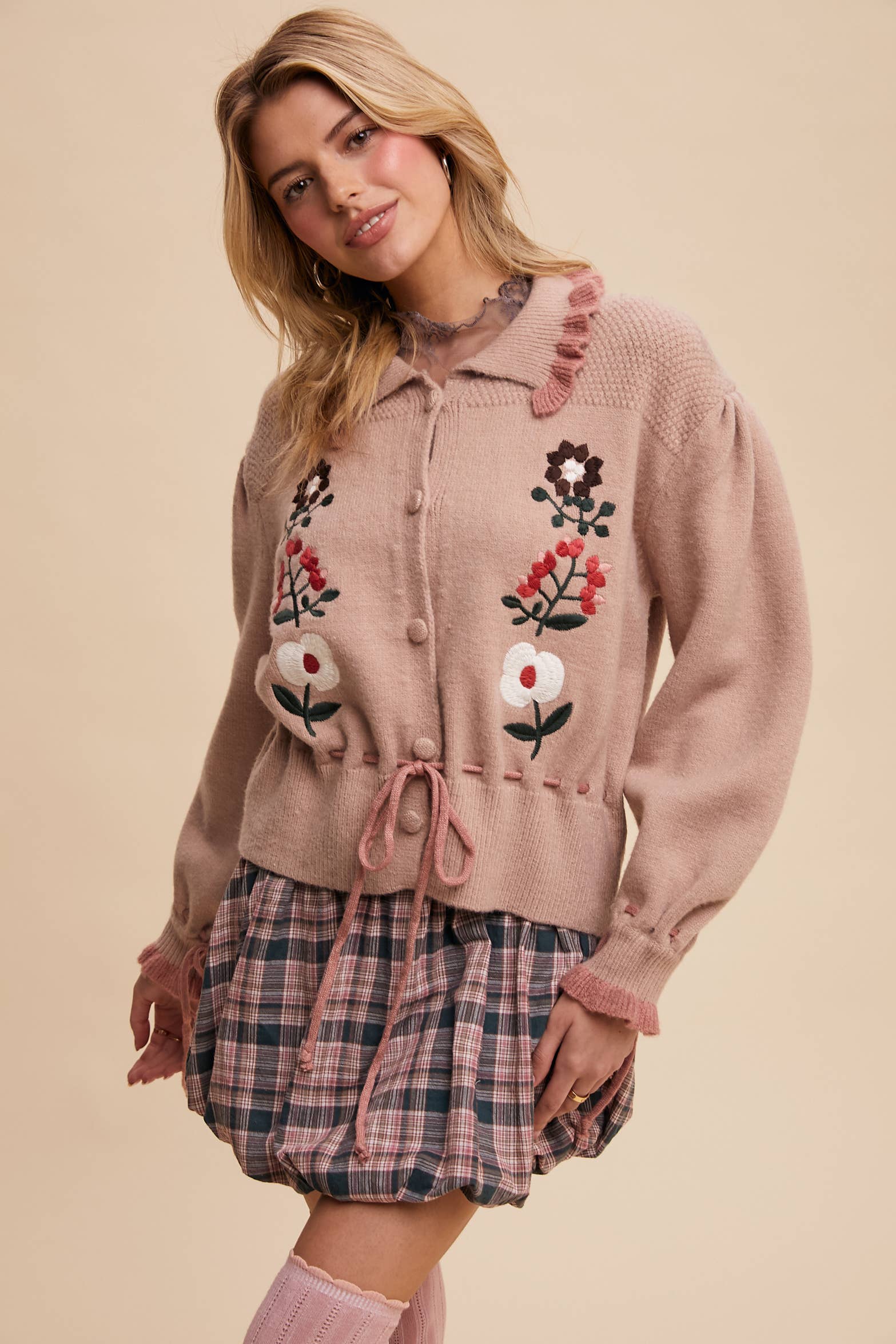 Listicle - Wholesale Cardigan - Women's - Floral Embroidered Knit Cardigan Sweater4