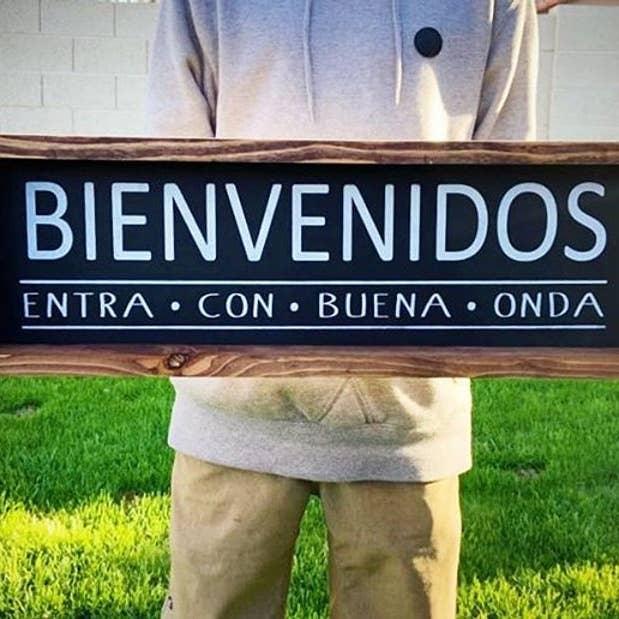 Bienvenidos/Welcome- Wood Sign– Wood Home Wall Décor for wholesale by Emroseave