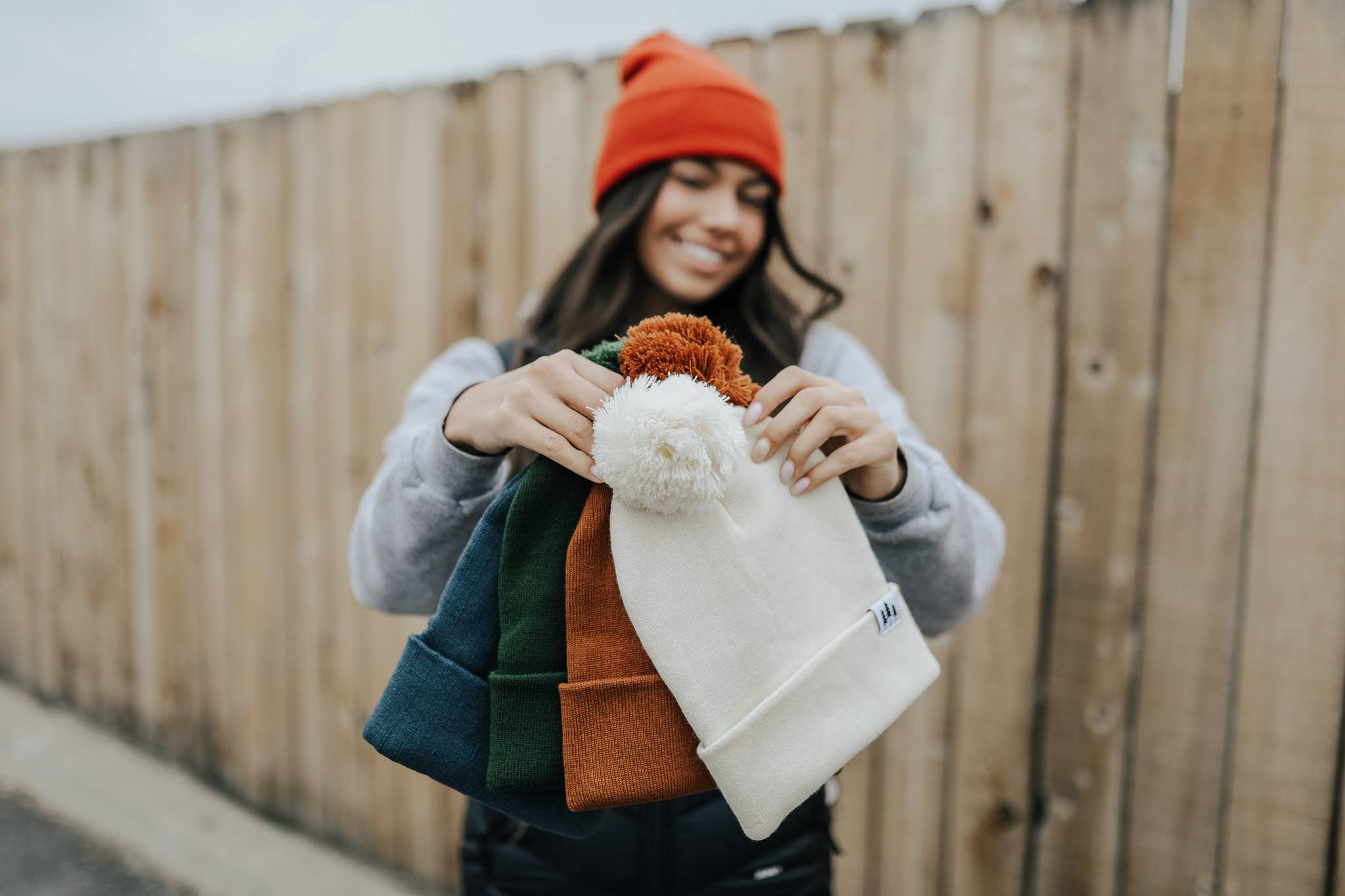 The Montana Scene – Engroshandel Beanie - Dame – Three Tree Foldover Pom Beanie2