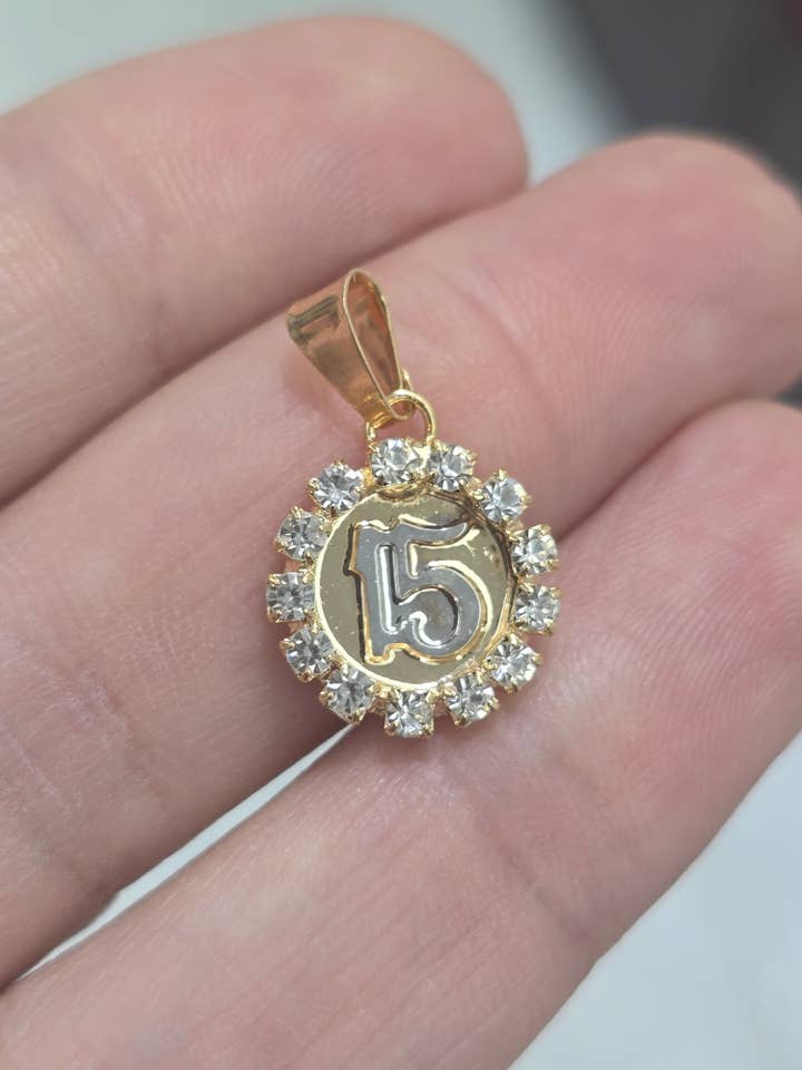 Colar e pendente de 15 anos quinceañera laminado a ouro 14K. por atacado de Fui fui jewelry llc
