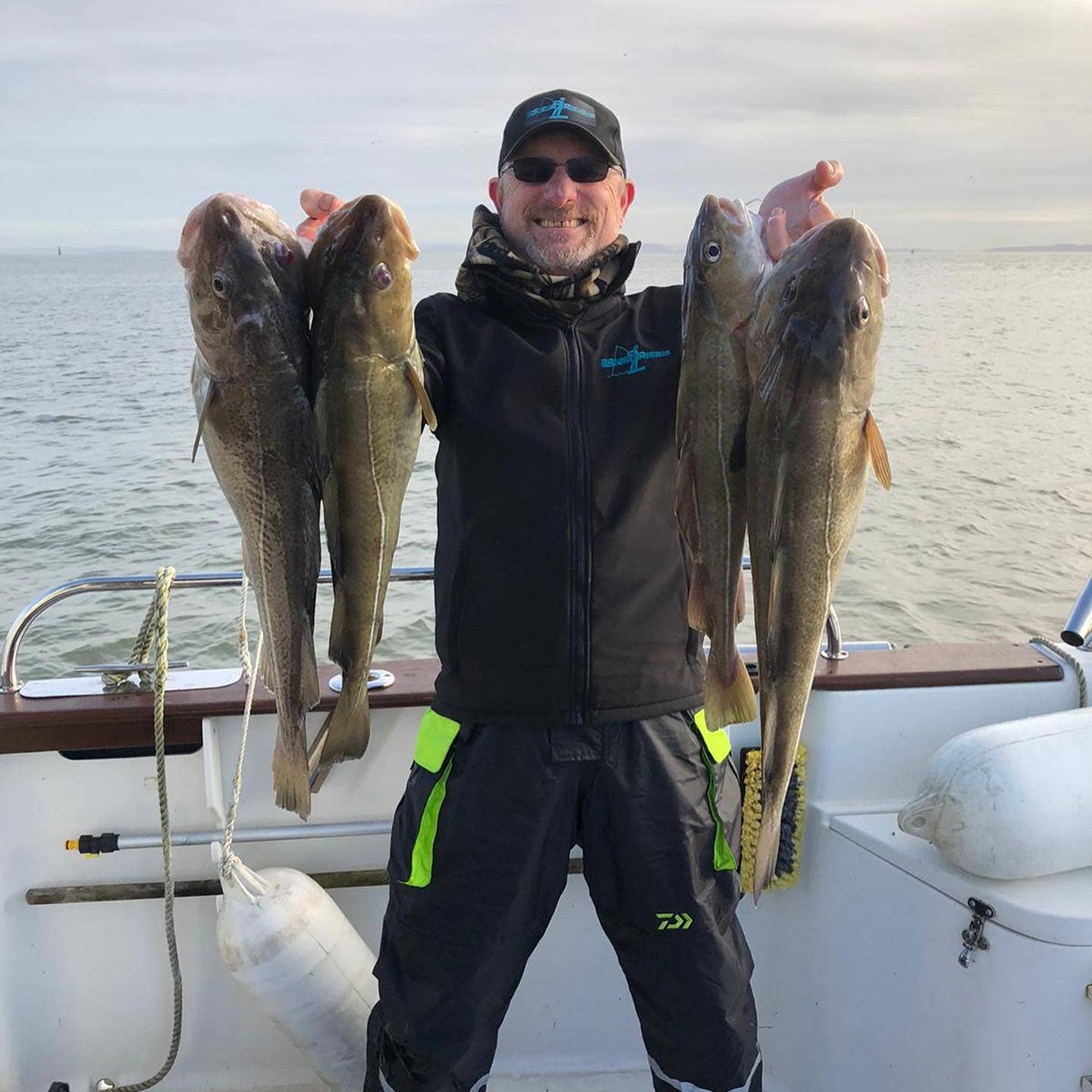 SEARIGS UK LTD – wholesale Sporting accessories – 5 x  9" (23cm) Black Lugworm Sea Fishing Lures3