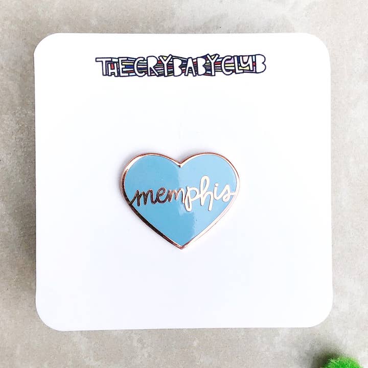 Memphis Heart emaille pin voor wholesale door The Crybaby Club