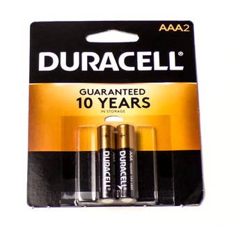 Confezione da due batterie Duracell AAA per la vendita all'ingrosso da parte di Mid America