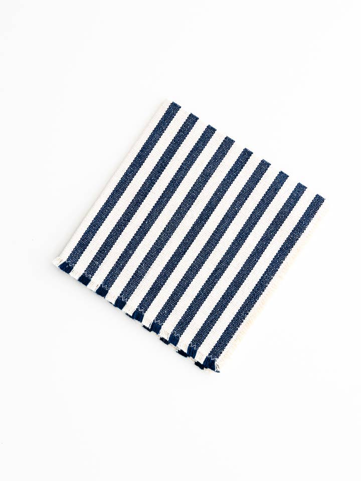 Serviette à rayures audacieuses pour la vente par Dove and Donkey