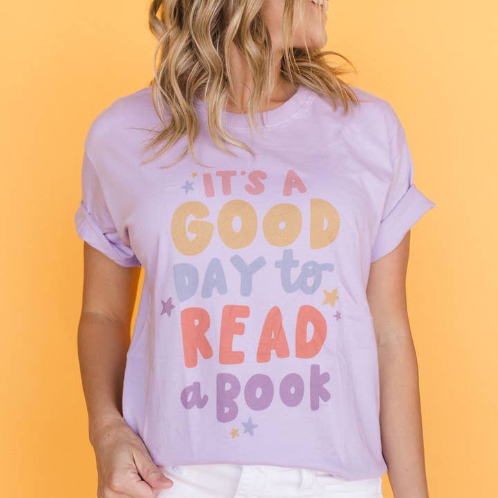 Good Day to Read Pippi Tee - Lilac for wholesale by Pippi Post
