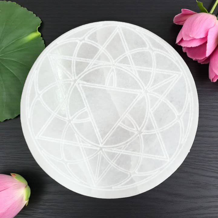 Sélénite - Dessous de verre Lotus pour la vente par Earths Elements Wholesale