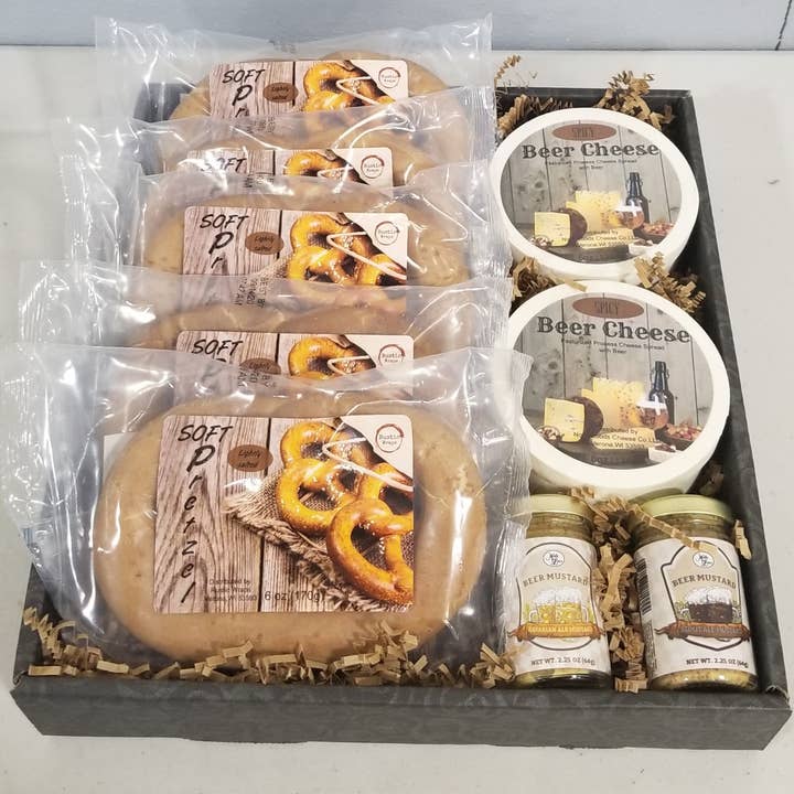 Northwoods Food and Gift Enterprises - Wholesale Gift Bag Set/Pack - Gift 998 Rustic Wraps Out of the Ball Park Gift