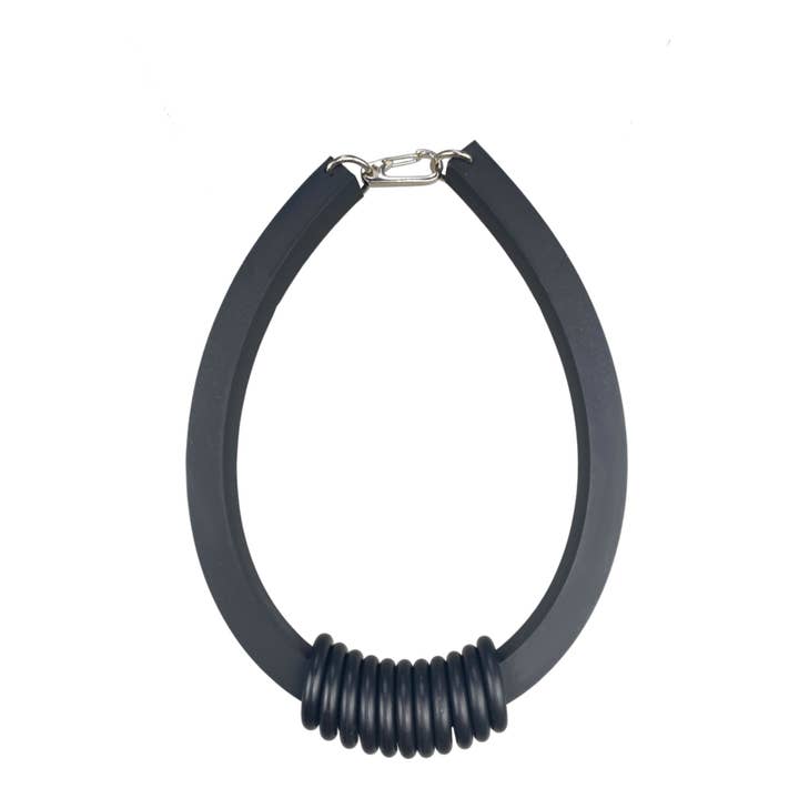 Frank Ideas - Wholesale Bib Necklace - Modern rubber necklaces. Black Lots of Ohs Necklace