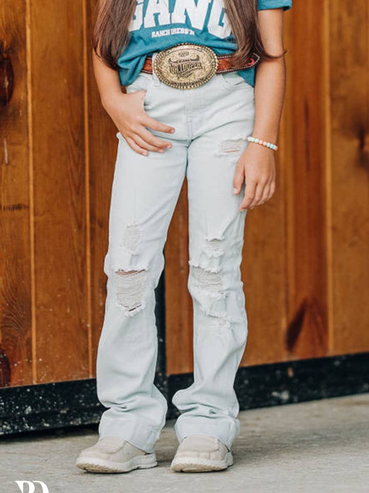 DENIM LISCIO FIRMATO *YOUTH* CON LAVAGGIO LEGGERO per la vendita all'ingrosso da parte di Ranch Dress'n