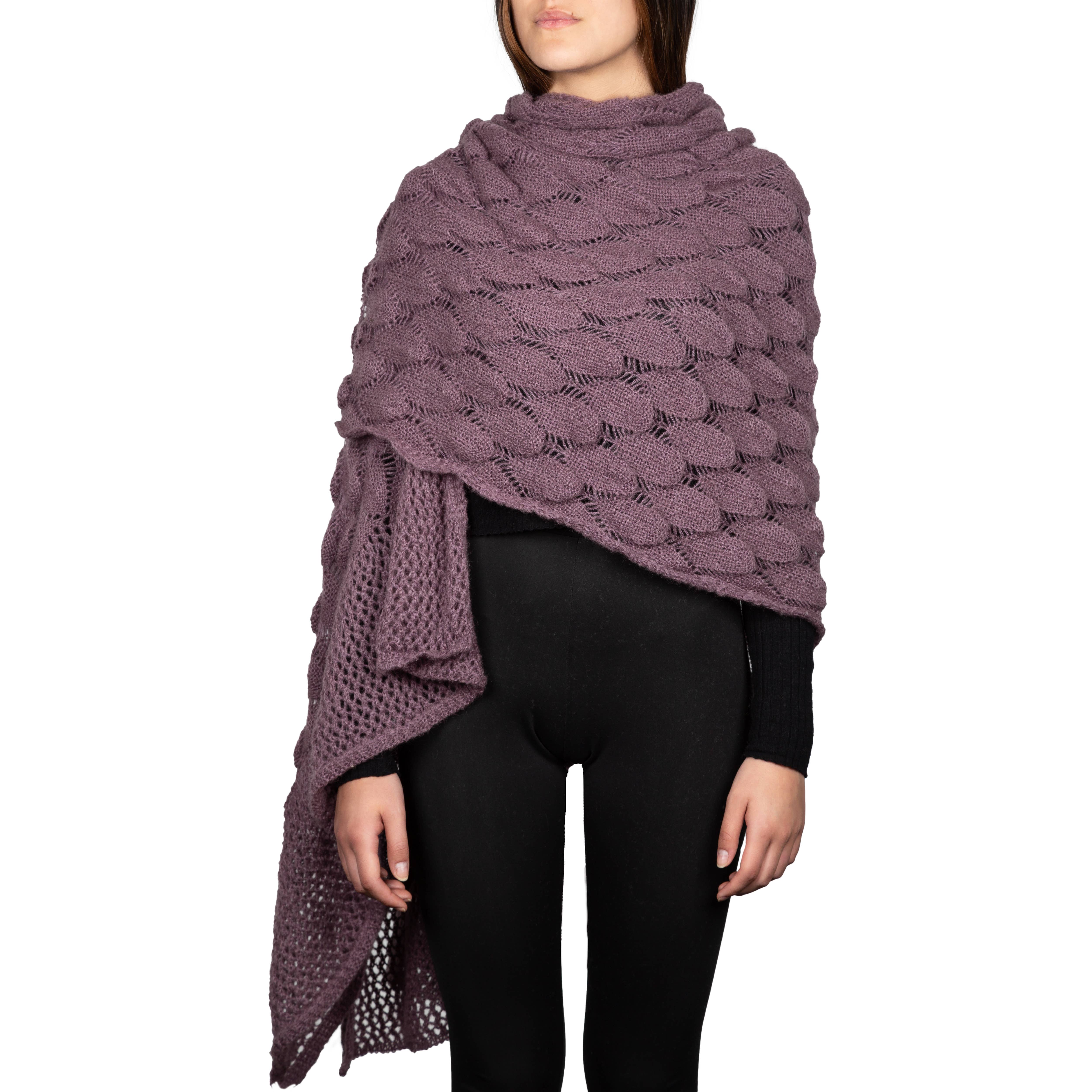 Assia di Brunetti Federica e C. s.a.s. - Vendita all'ingrosso Stola - Donna - Felicia - Coprispalle largo in misto lana con motivo traforato in kid mohair1