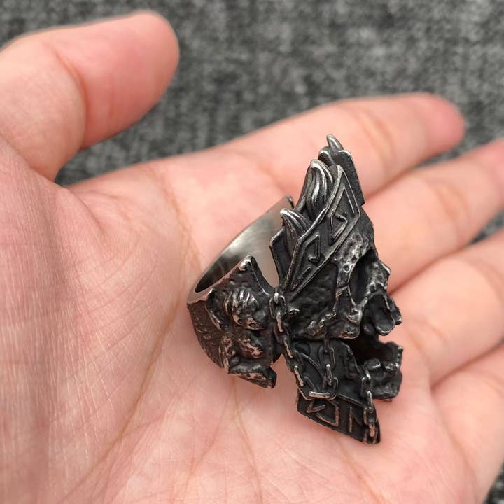 Mio Queena – Großhandel Siegelringe – Biker Jewelry Schädelring, schwarz, Edelstahl, MJ/MR2