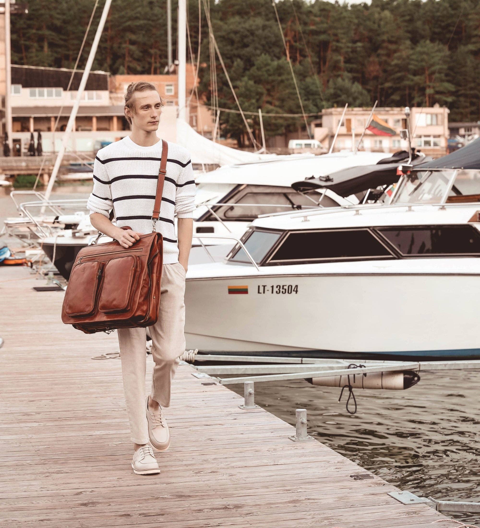 Time Resistance – wholesale Garment bag – unisex – Leather Garment Bag - The Big Sleep13