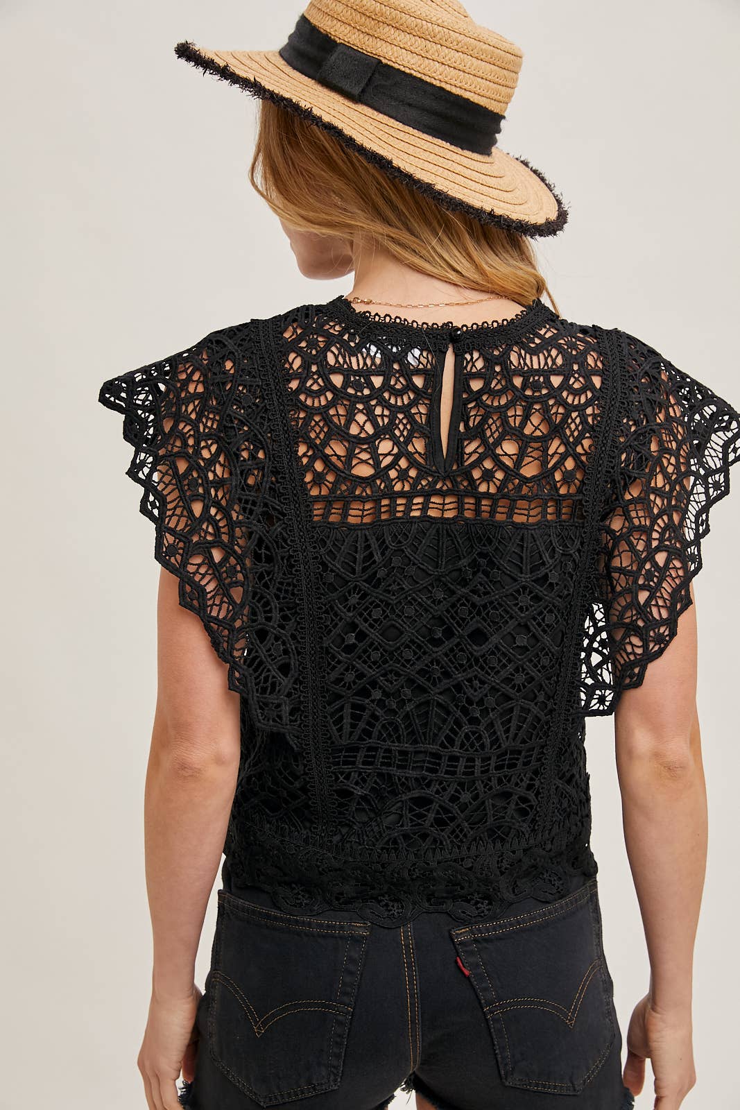 Bluivy – Großhandel Strickoberteil – Damen – Spitzenstrick-Ärmelloses Häkeloberteil mit Futter6