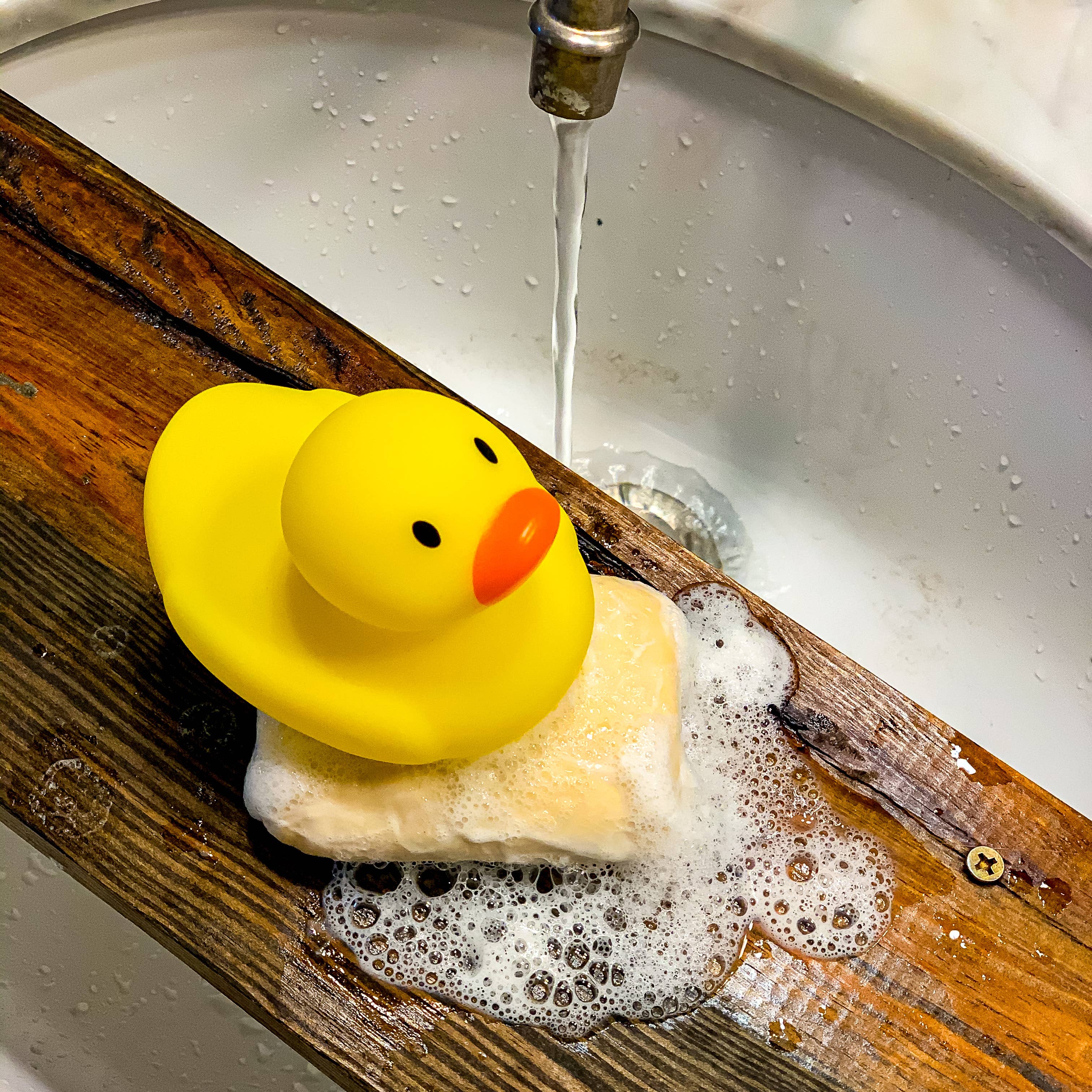 One Blessed Acre Farm - Vente Pains de savon - Savon au lait de chèvre et chèvrefeuille sauvage6