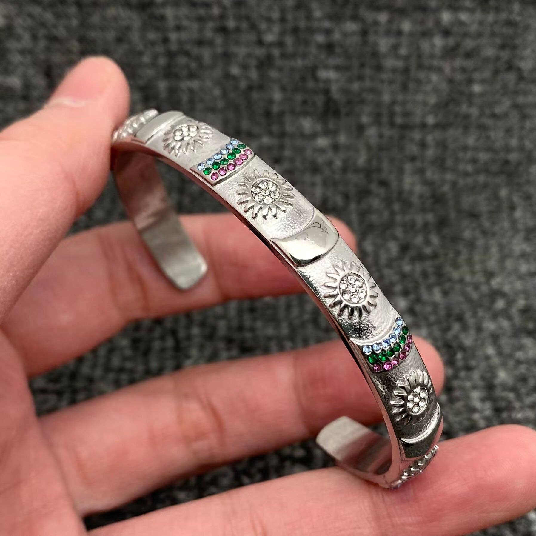 Mio Queena - Vendita all'ingrosso Bracciale a polsino - Bracciale rigido stile tarocchi in acciaio inox placcato oro 18K - FGS/MS37