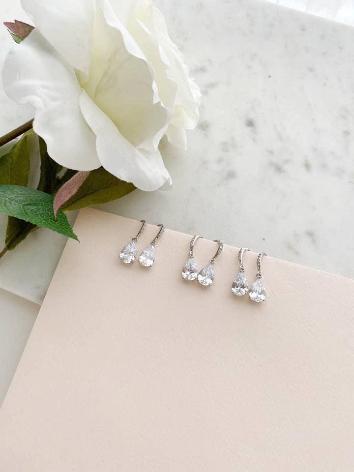 8040JE - Haven Oval Ohrringe für den Großhandel von Renee and Renae | Formerly The Katz Meow Creations