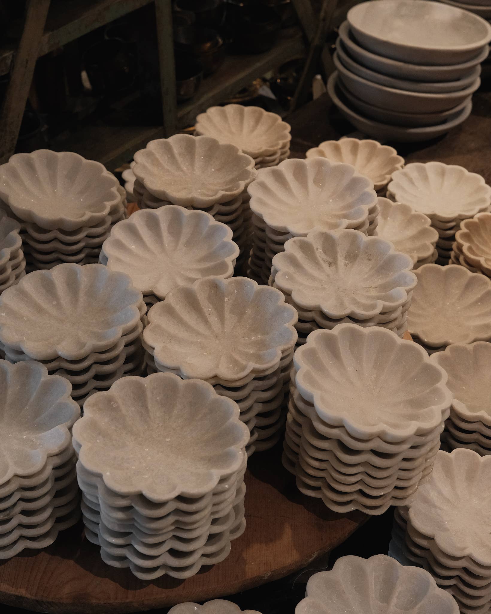 Golden Oldies Antiques - Wholesale Decorative Plate/Dish/Bowl - Scalloped Shaped Marble Bowl 6"2