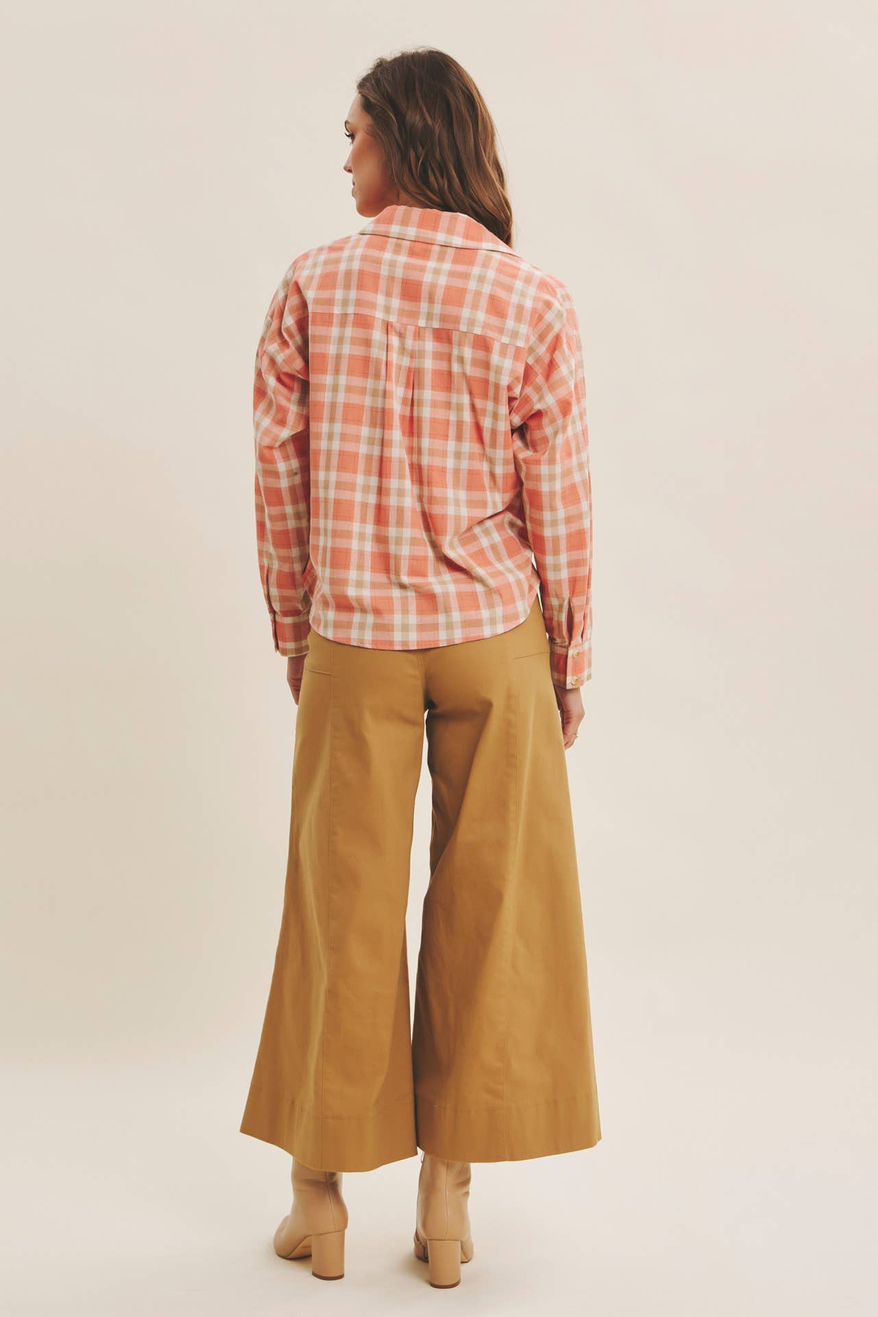 in february - Vente Jean – femme - PANTALON COURT À JAMBES LARGES ET TAILLE HAUTE EXTENSIBLE33