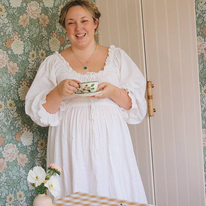 SUN AND DAY - Wholesale Tablecloth - Gingham Check Scallop Edge Tablecloth 2.2M X 1.4M4