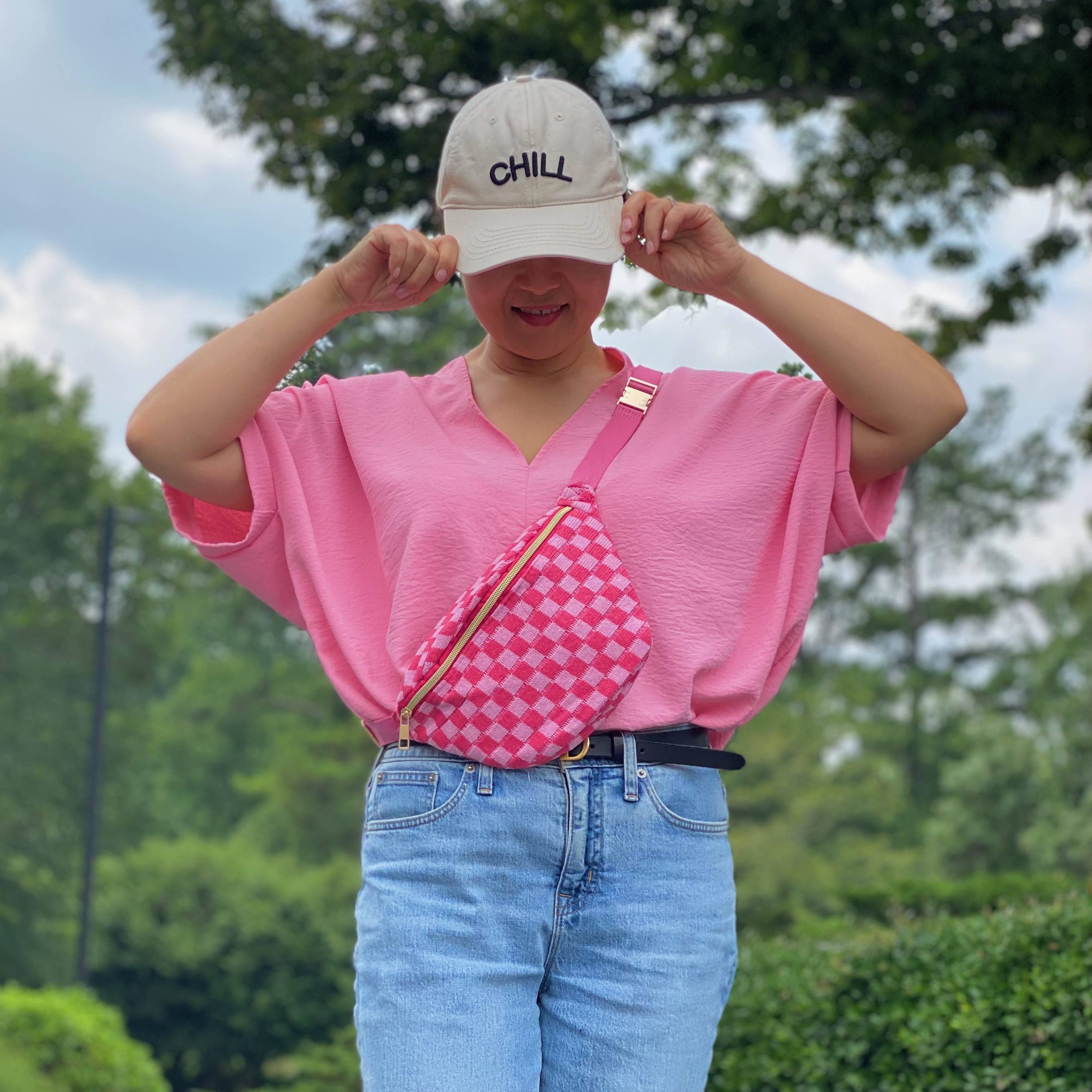 Ellison+Young – wholesale Midjeväska - Dam – Check Yourself bältesväska i rutmönstrat stickat material17