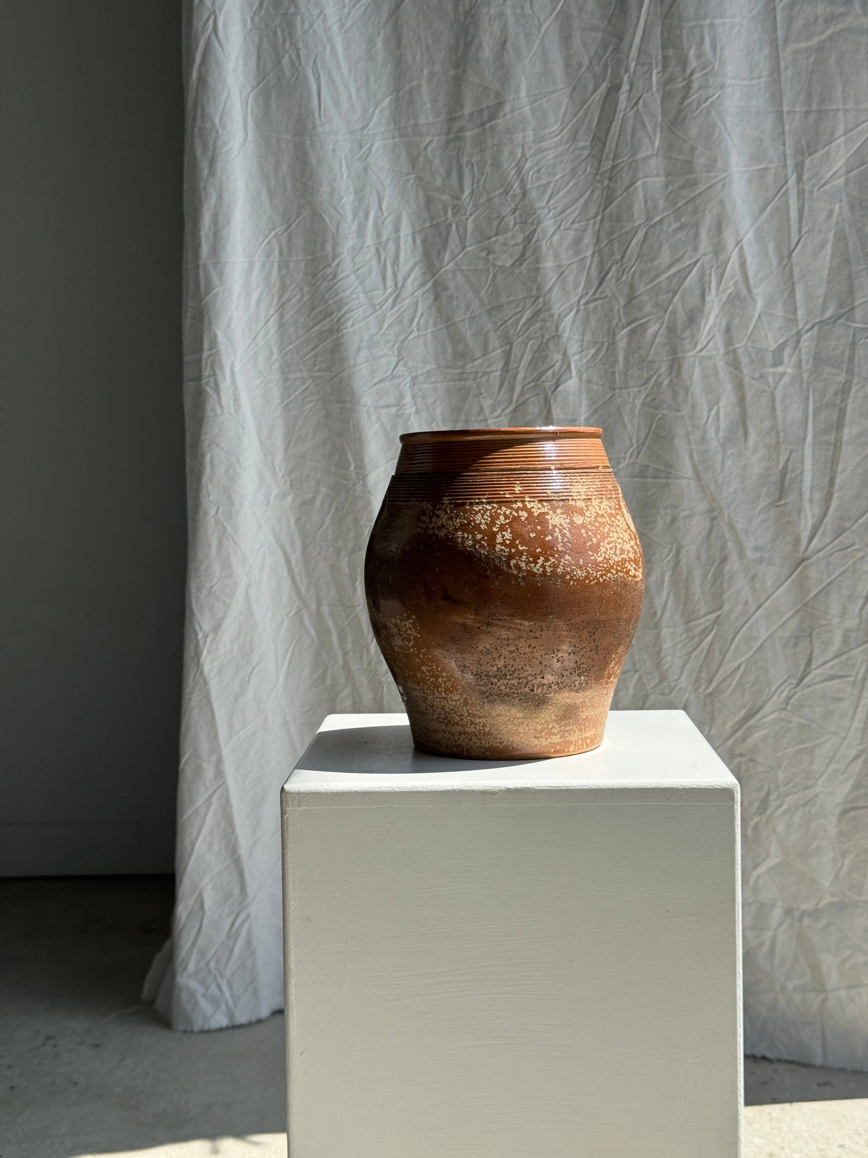 Office Objets – Großhandel Blumentopf – Großer ovaler Steinguttopf mit Deckel H2417