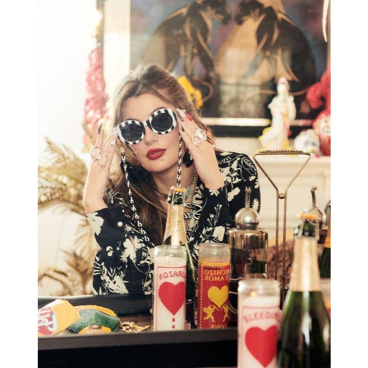 Meghan Fabulous - Wholesale Sunglasses - Women's - Black and White Oval Funglasses with Neck Chain