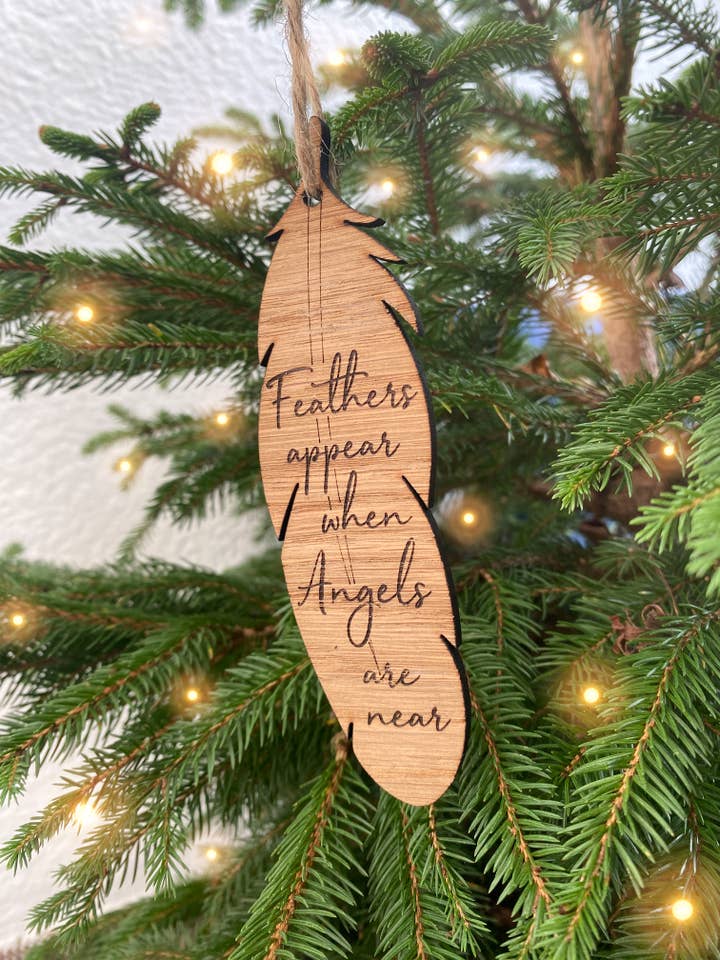 Houten herdenkingsveerdecoratie voor wholesale door KDee Designs