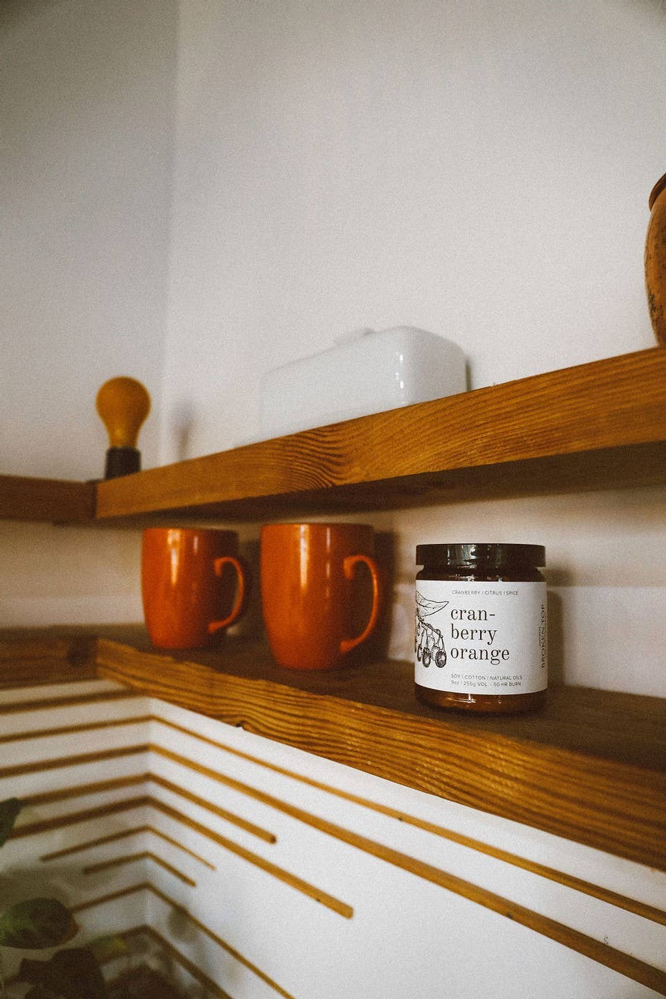 Broken Top Brands - Wholesale Jar/Filled Candle - Cranberry Orange 9oz Soy Candle4