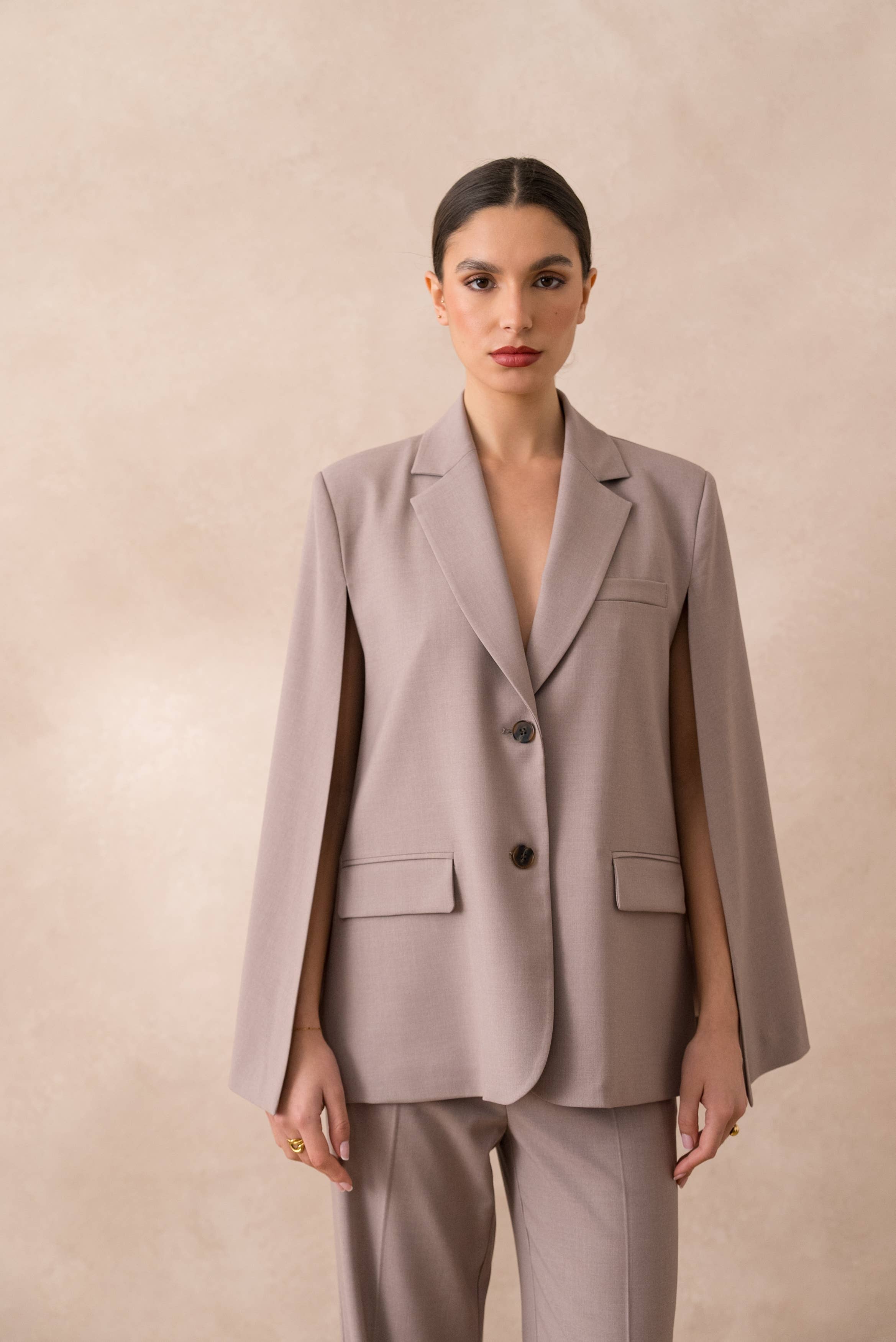 Attentif Paris - Wholesale Jacket - Women's - [Vision] Oversized cape jacket with structured cut14