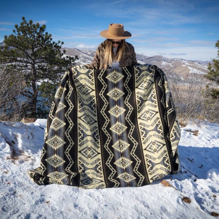 Alpaca Threadz - Wholesale Throw Blanket - Andean Alpaca Wool Blanket - Slate - Black/Grey/Cream