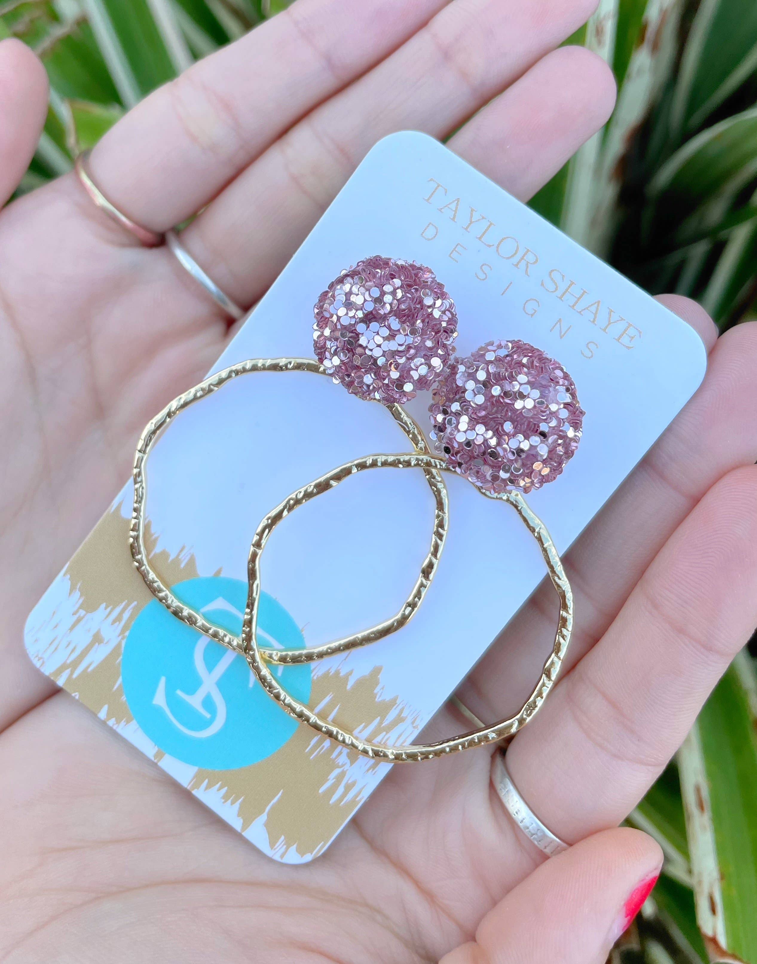 Taylor Shaye Designs - Venta al por mayor Pendientes colgantes - Aros superiores con purpurina18