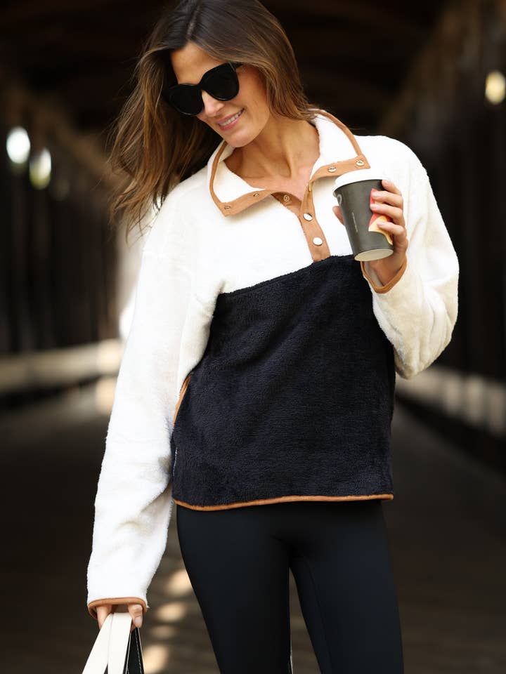 Hart Quarter Snap en crème, noir et marron pour la vente par Duffield Lane