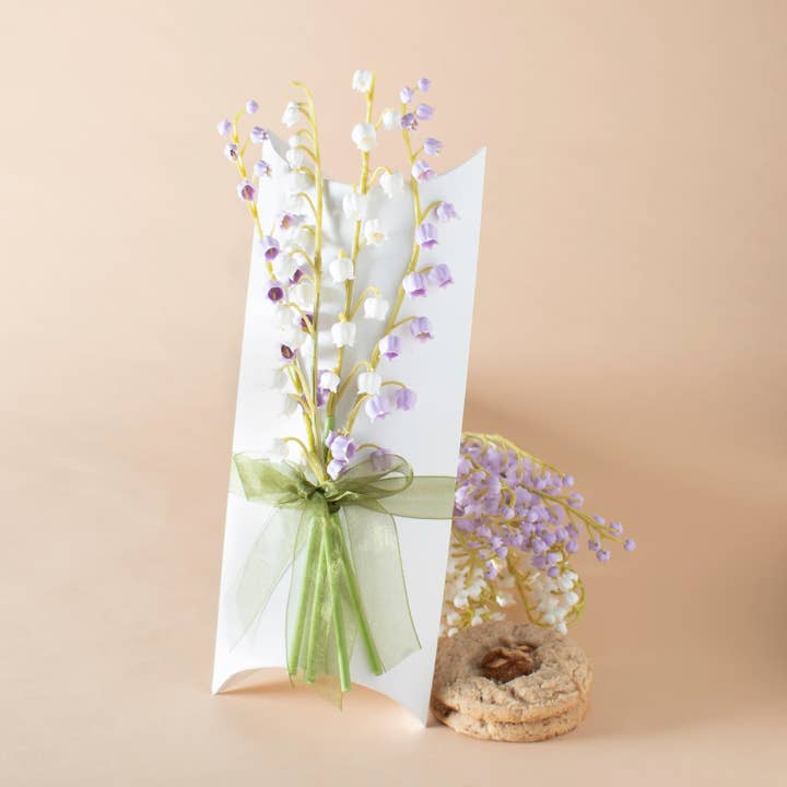 Coleção sazonal: Lírio branco e roxo do vale por atacado de Arlana's Gourmet Cookies