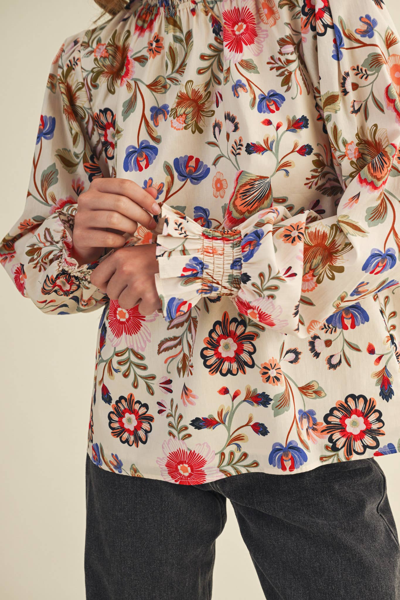 &MERCI - Wholesale Blouse - Women's - EXCLUSIVE FLORAL PRINT RUFFLED MOCK NECK TOP MTP42968