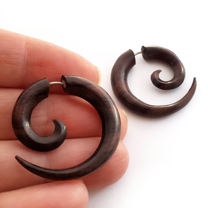 Dalfiya - Wholesale Hoop Earrings - 1" Natural Wood Spiral Hoop Fake Gauge Earrings Split Plug