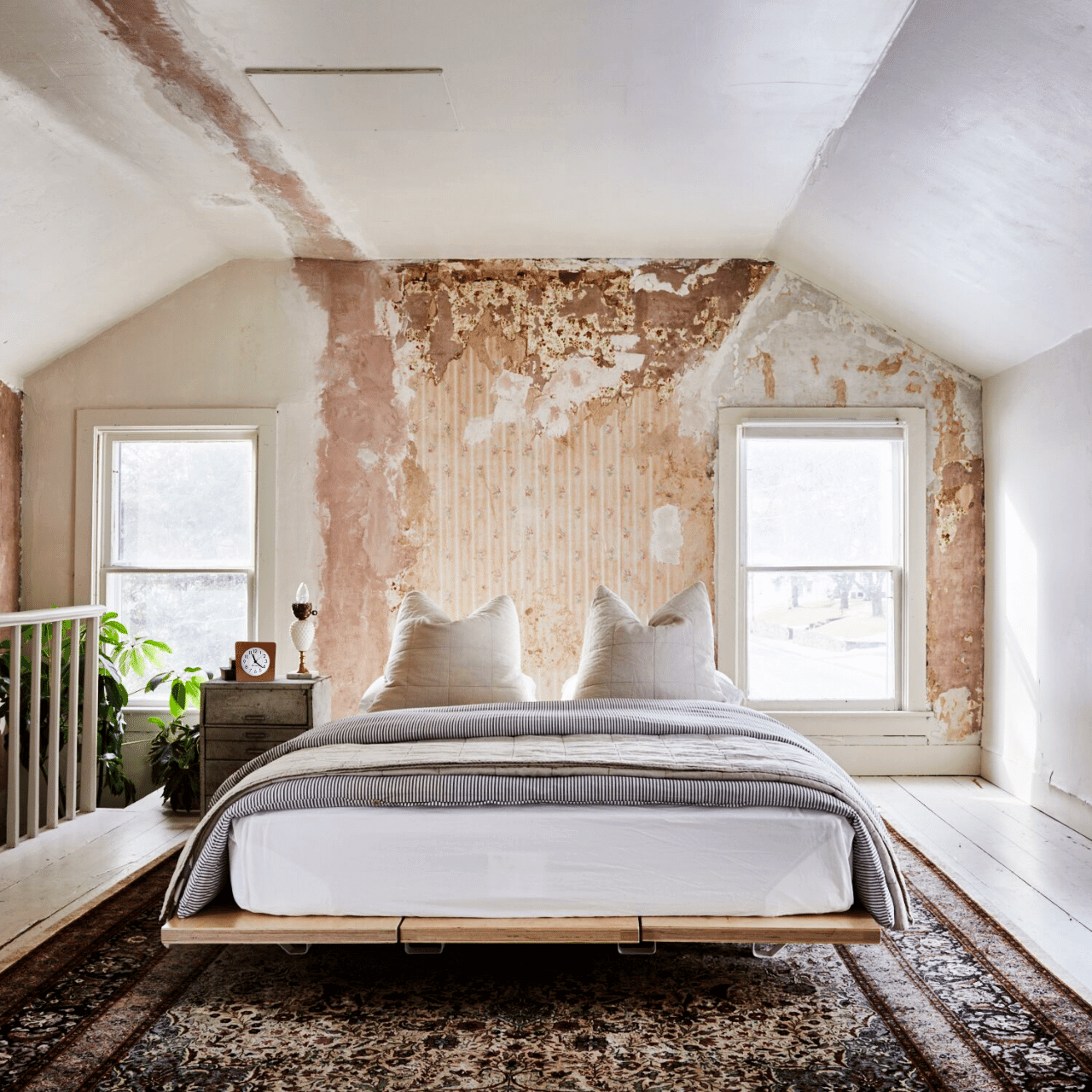 Bagby - Wholesale Alarm Clock - Bagby Silent & Analog Wooden Alarm Clock - Original1