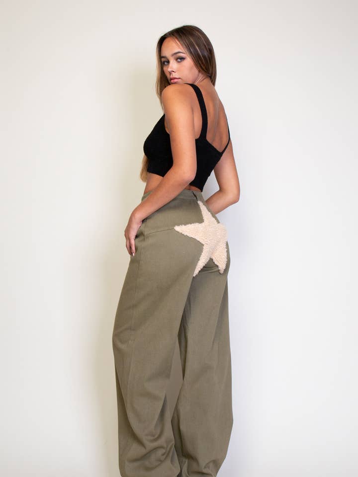 PANTALON LARGE AVEC BRODERIE ÉTOILE pour la vente par Rehab Lab