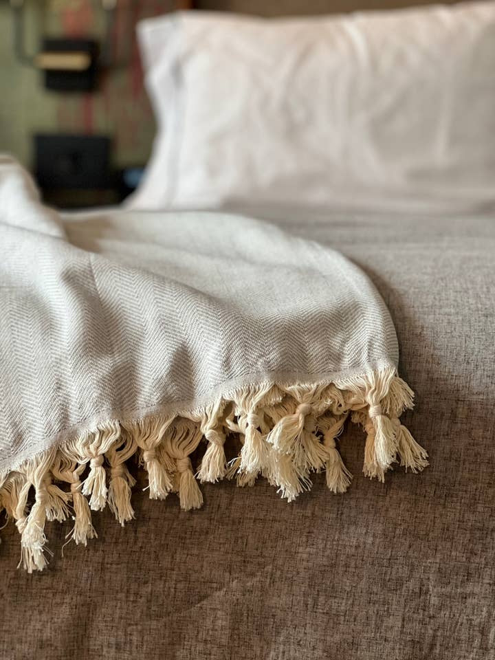 MANTA TEJIDA DE ALGODÓN - GRIS TÓRTOLA para venta al por mayor de THE RILEY/LAND COLLECTION