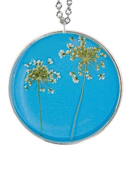 Collana Grande Rotonda da 16" con Fiore di Pizzo su Brezza del Belize per la vendita all'ingrosso da parte di Shari Dixon