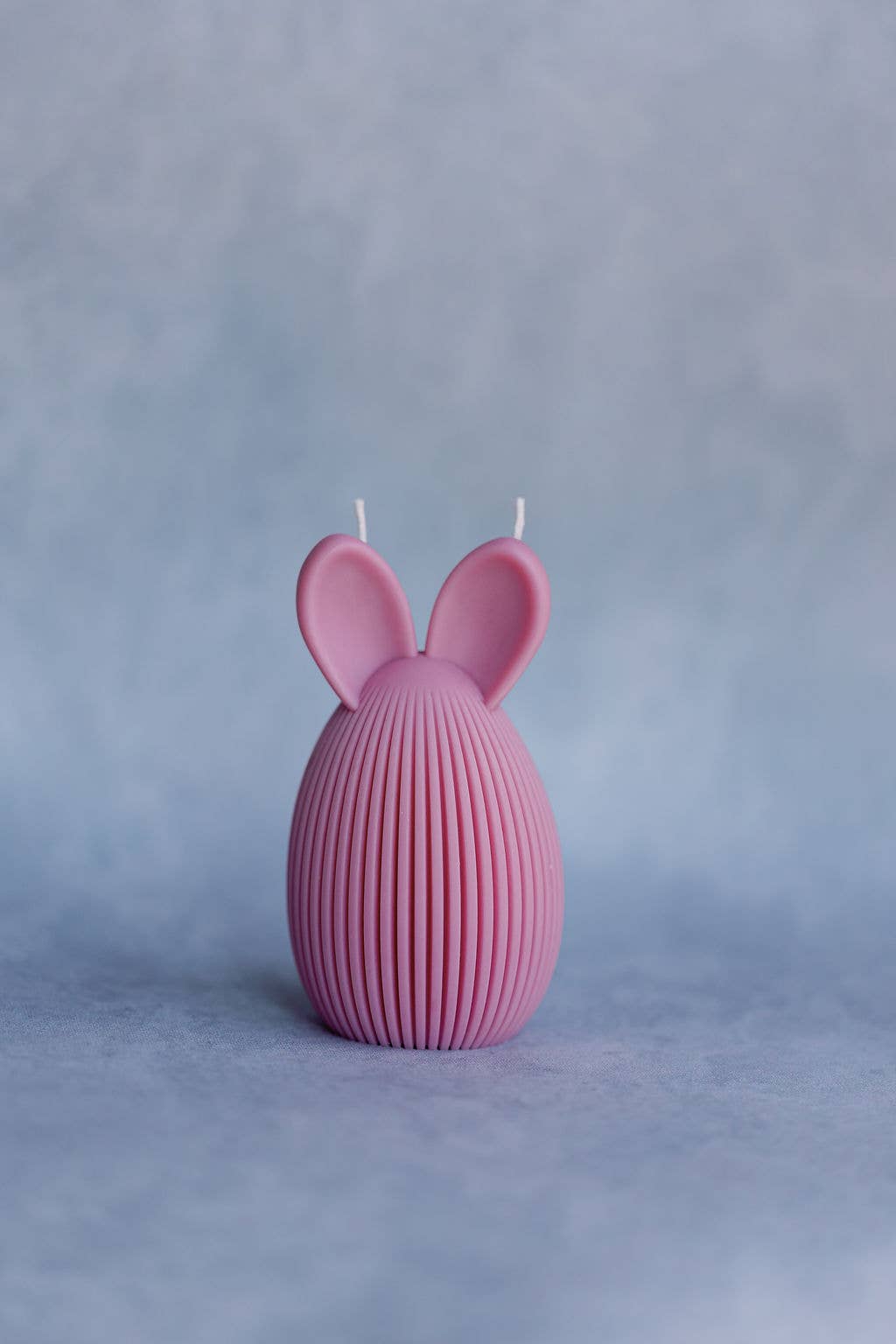 Verba Candle Co – wholesale Prydnadsljus – Randigt påskhareäggljus, bordsdekoration