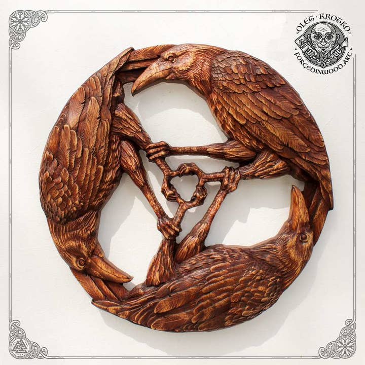 TRISKEL CORVO. Splendido pezzo d'arte norrena. per la vendita all'ingrosso da parte di Forged In Wood