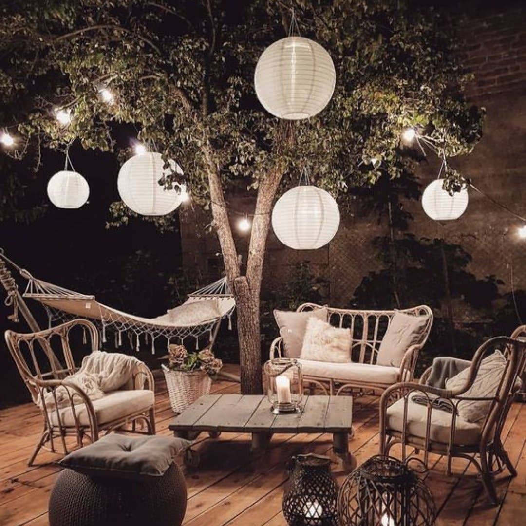 BRECK + FOX - Wholesale Outdoor/Lawn Light - Solar Outdoor Lantern1