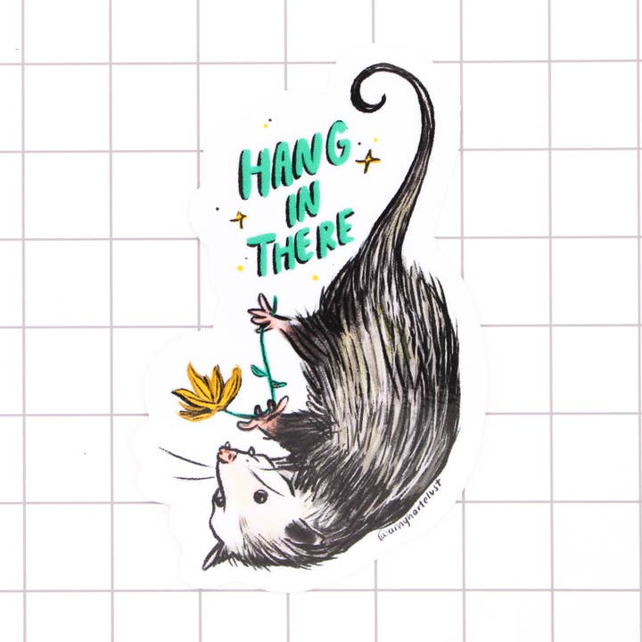 Adhesivo de vinilo Hang In There Possum para venta al por mayor de Amy Hartelust Art and Illustration