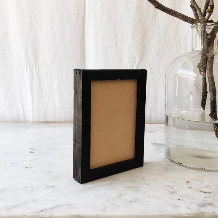 Alibi Interiors – wholesale Picture frame – Reclaimed Wood Picture Frame 5x7 Black Soot Frame2