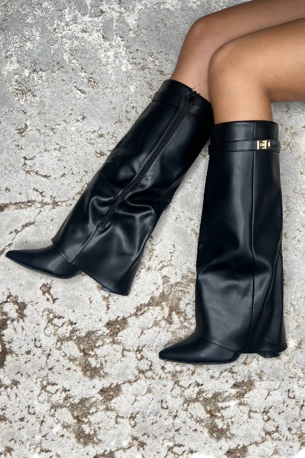 Zwart Zwarte laarzen met omgevouwde blokhak en kniehoogte, model Shark voor groothandel op Faire0