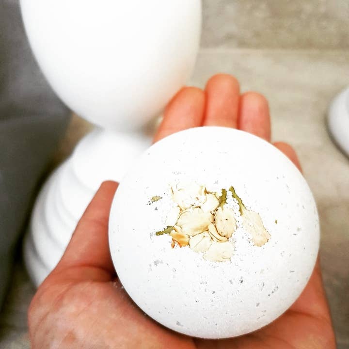 Ashbury Bloom - Wholesale Bath Bomb/Fizz - Refreshing Escape Bath Bomb - 165g | 5.8 oz1