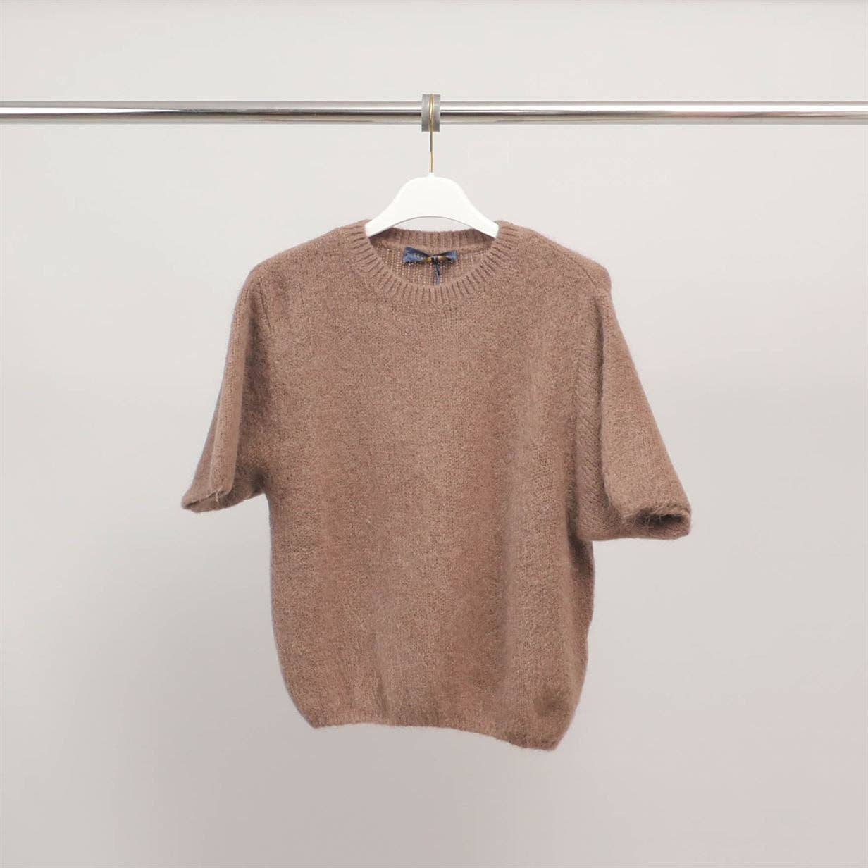 Cecile Wang - Wholesale Knit Sweater - Women's - Short-sleeve sweater in fluffy knit PJ24022A4