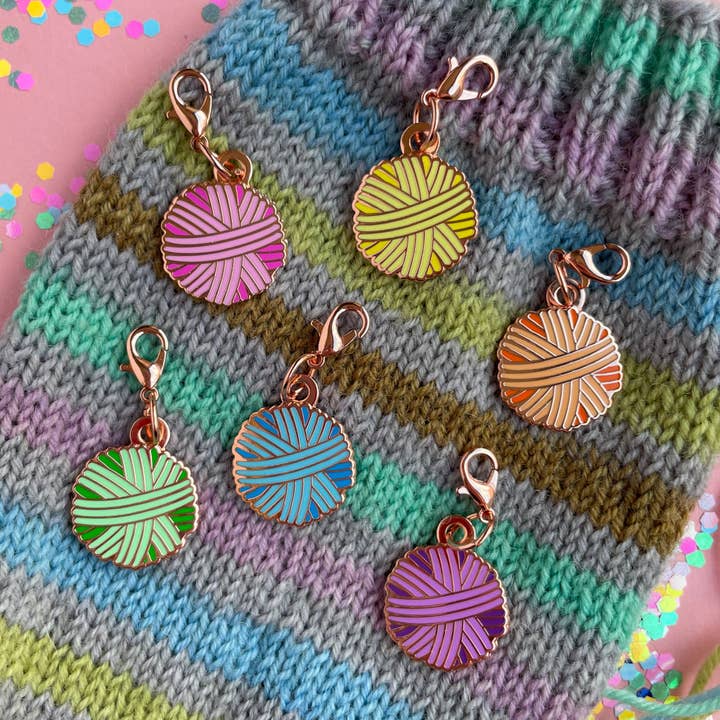 Kitty With A Cupcake - Wholesale Knitting/Crochet Supplies - Pastel Rainbow Yarn Ball Charm Set