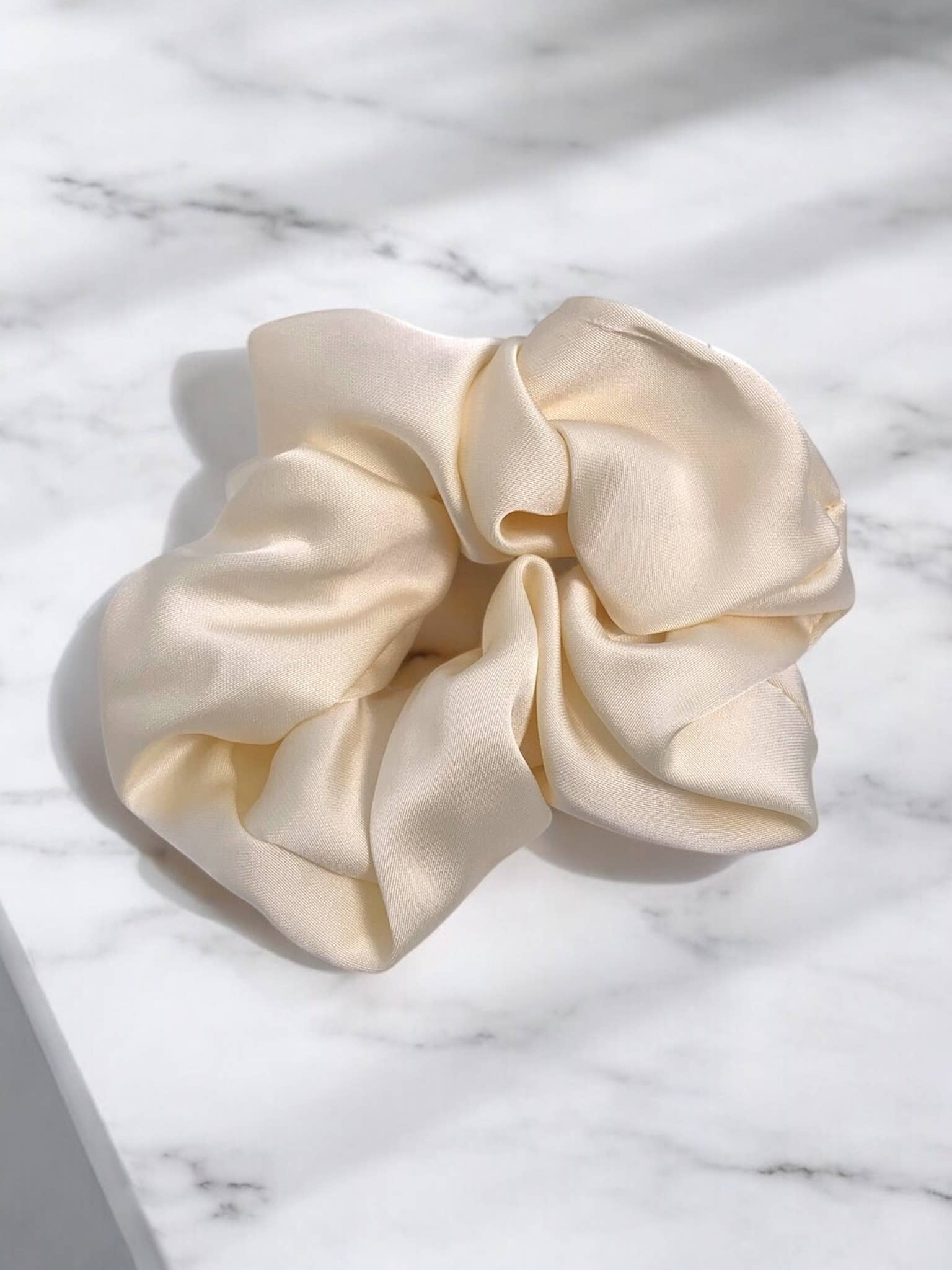 BYREN | ÉLINE L'ATELIER – wholesale Set med håraccessoarer – Dam – FQ30 elastisk scrunchie0