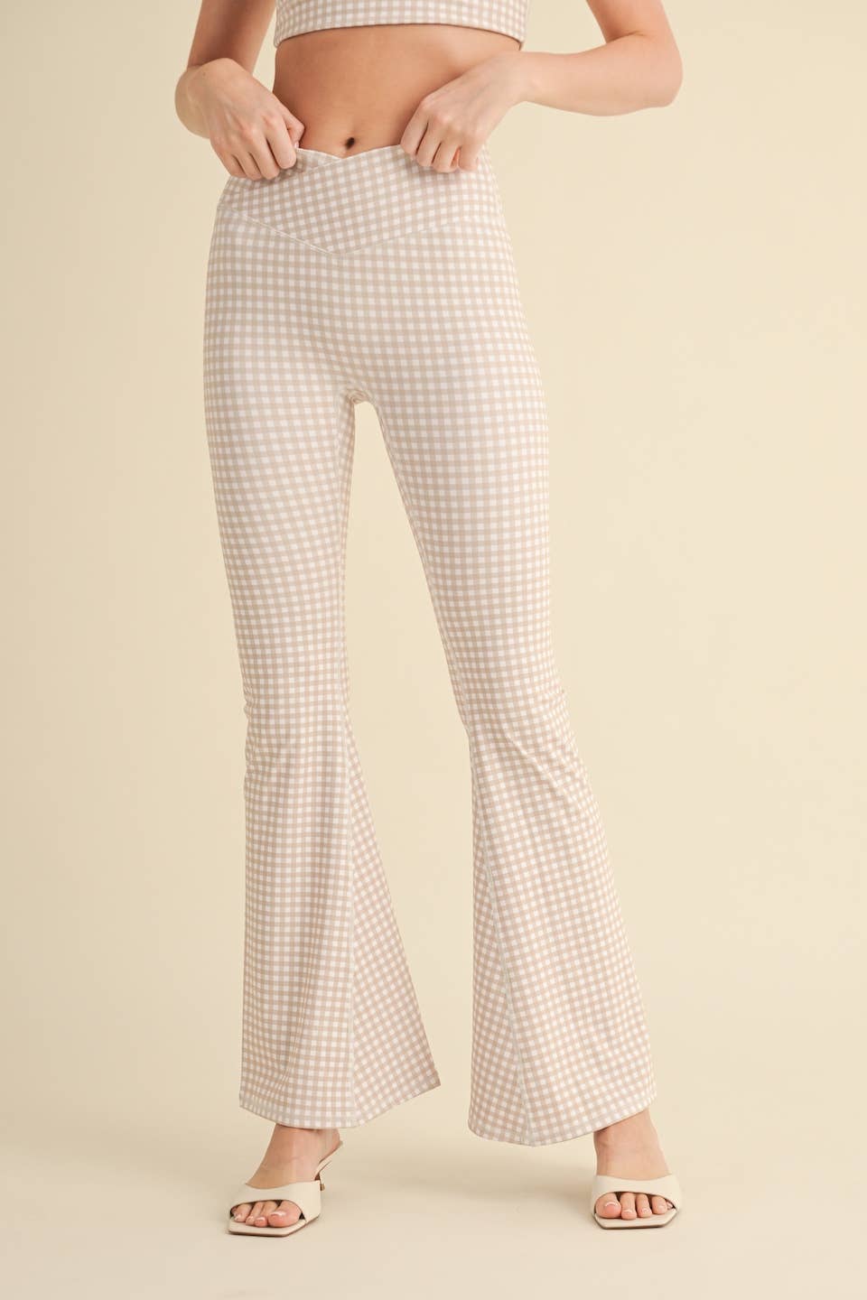 KIMBERLY C – Engroshandel Sports-/loungeleggings – til kvinder – Gingham Print Højtaljede Crossover Flare Leggings3